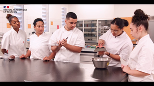 La voie professionnelle dans tous ses chefs d'œuvre_CAP Pâtissier_Lycée Hôtelier Renaissance.mov