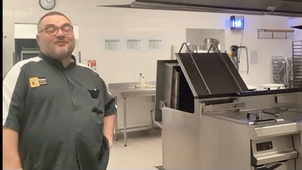 Dans les coulisses du self