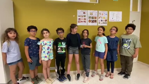 ce2 chanter pour les mères .mp4