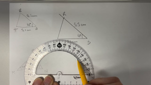 Méthode : Construire un triangle en utilisant son rapporteur