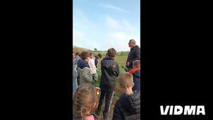 50558-ecole-dehors-production-decrit-avec-les-cm-quessoy-chez-marion_720.mp4