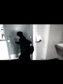 Inclus, mais pas intrus