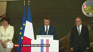 Vidéo 11 Mali E. Macron en chef des armées.mp4