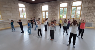 DANSE DES JEUX – Académie de Bordeaux - Ecole élémentaire Latresne - CE1B