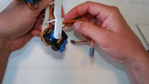 Assemblage du bras robot : Mini Servo Arm V2.mp4