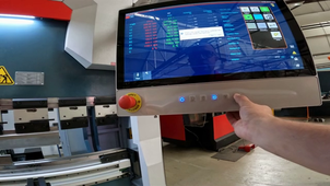 Presse plieuse DURMA ADS 2060 réalisation d'une tremie