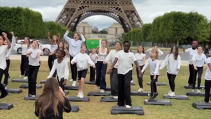 step in paris.mp4