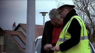 Technicien-de-maintenance-en-clairage-public-3mn53.mp4